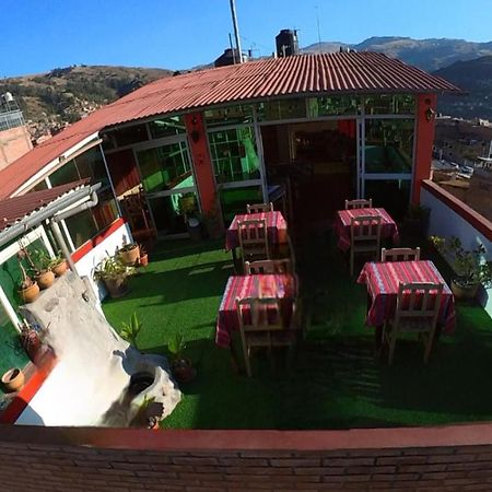 Lhotse Hostel B&B Уарас Екстериор снимка