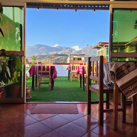 Lhotse Hostel B&B Уарас Екстериор снимка