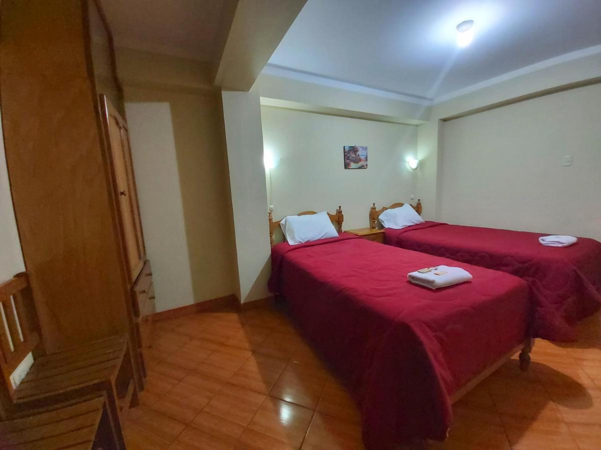 Lhotse Hostel B&B Уарас Екстериор снимка