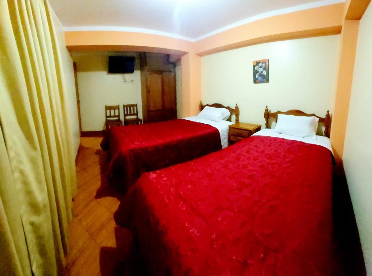 Lhotse Hostel B&B Уарас Екстериор снимка