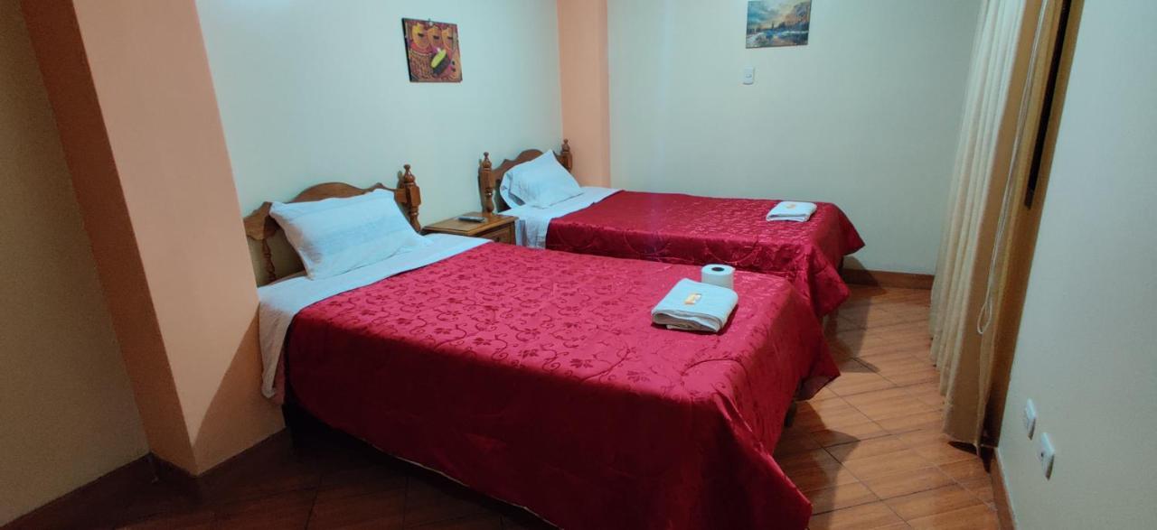 Lhotse Hostel B&B Уарас Екстериор снимка