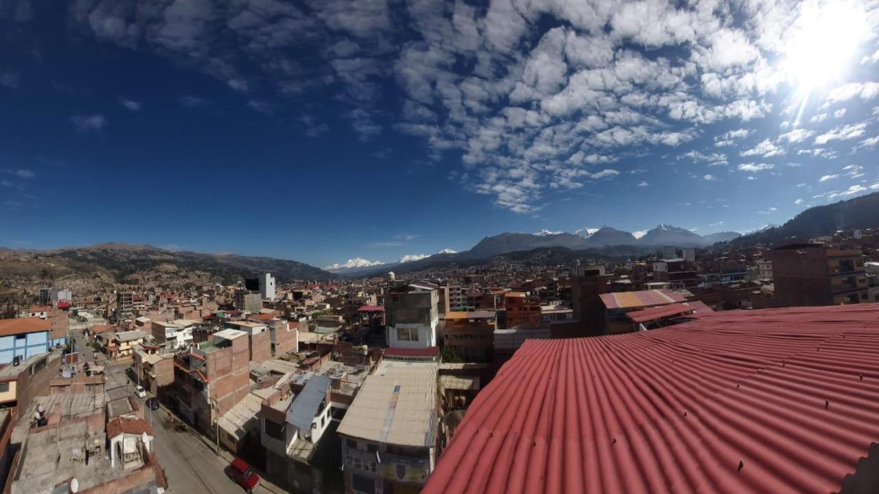 Lhotse Hostel B&B Уарас Екстериор снимка