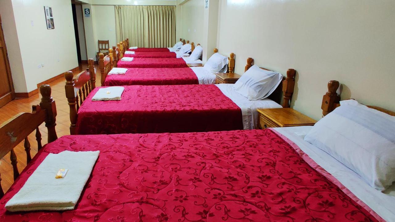 Lhotse Hostel B&B Уарас Екстериор снимка