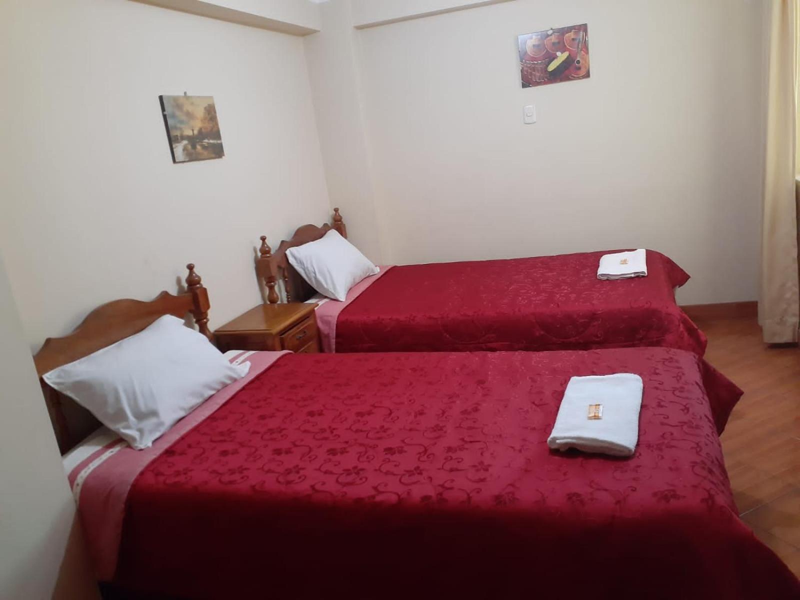 Lhotse Hostel B&B Уарас Стая снимка