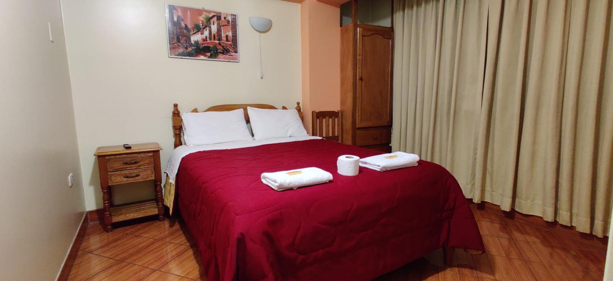 Lhotse Hostel B&B Уарас Стая снимка